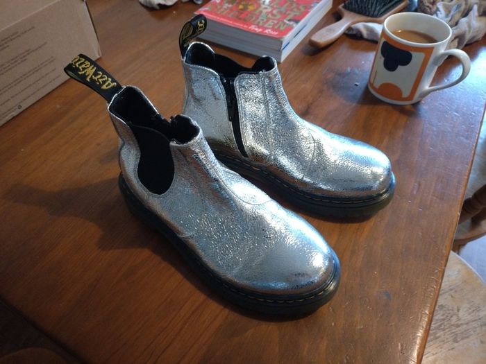 Dr Martens Youth 2976 Crinkle Metallic Chelsea Boots Silver UK1
