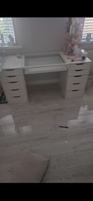 vanity table