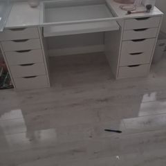 vanity table