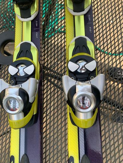 Must sell!! Salomon Skis, Alpine, and Poles - 170cm