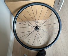 Bontrager Aeolus xxx2 disc rear wheel