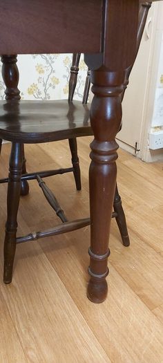 Dining Table & 4 Chairs