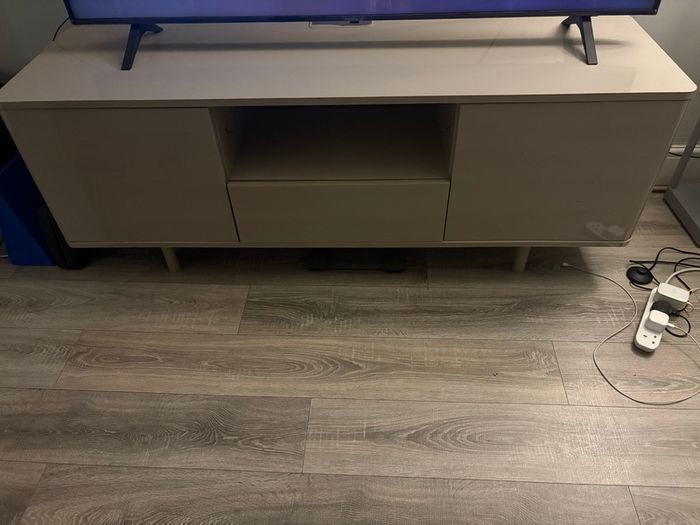 Tv unit