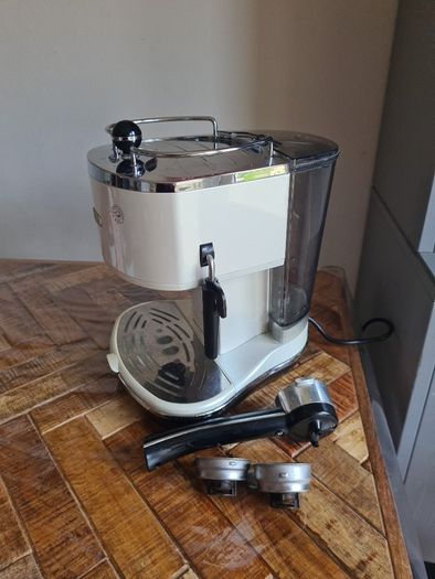De'Longhi Barista Espresso Machine, vintage style