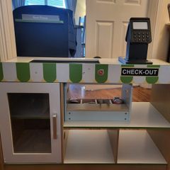 Shop, accessories and bakery plus props