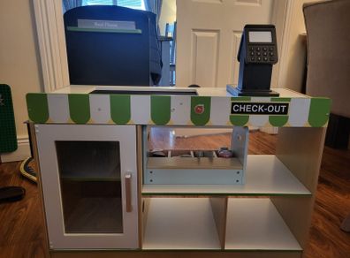 Shop, accessories and bakery plus props