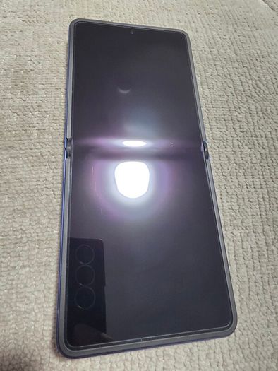 Samsung Galaxy Z Flip 7 512GB - Like New, 1 year old -12 mth Samsung Waranty -Blue color