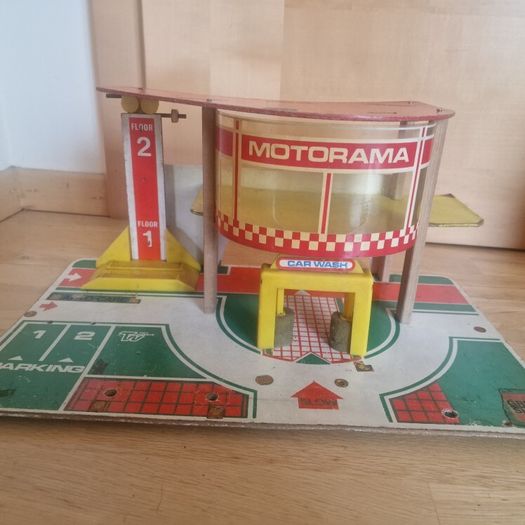 Vintage 1970s Autorama Motorama Toy Garage
