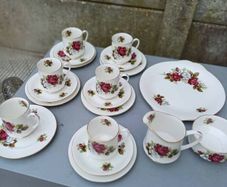 Vintage Royal Standard Red Velvet Pattern Teaset