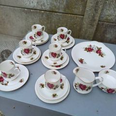 Vintage Royal Standard Red Velvet Pattern Teaset