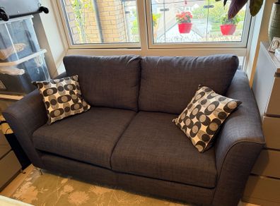 Sofa 2-seater (like new)