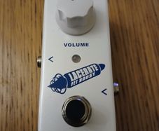Nux Lacerate Boost Pedal