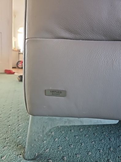 CROSS POSTED natuzzi leather suite 1 x recliner sofa 2 x arm chairs adjustable head rests