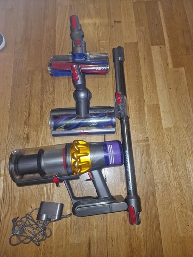 Dyson V15 Absolute