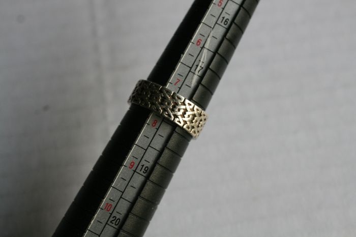 Vintage Sterling Silver 925 Irish Celtic Knot Band Ring