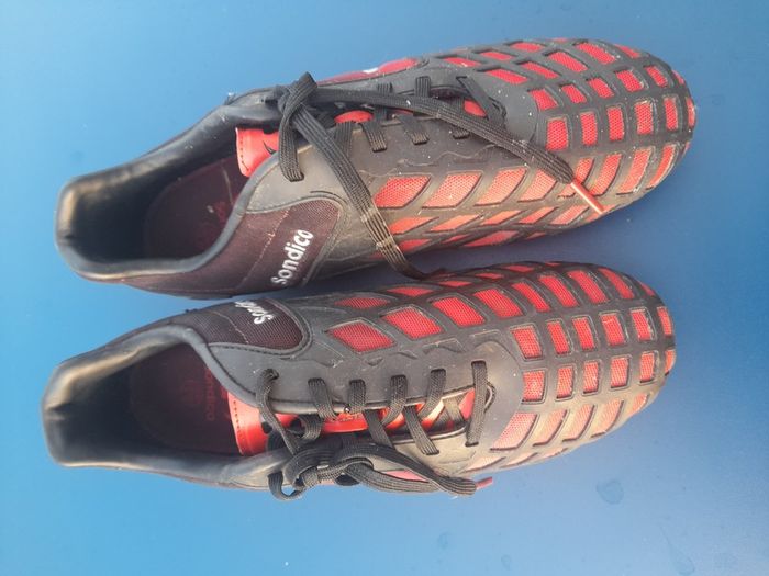 Football boots,size 7.5 (40)