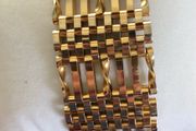 Gold plated gate bracelet