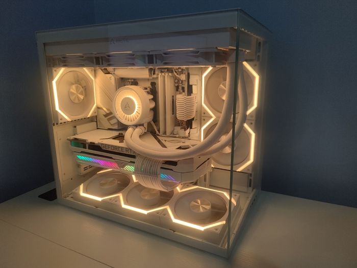 High-End Gaming PC - Ryzen 7 9800X3D - RTX 3080 - 32GB DDR5 - White Build - Like new
