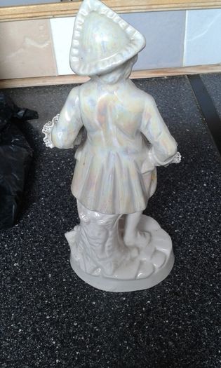 2 Lovely Figurines.