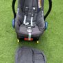 Maxi Cosi Car seat and Isofix Base Image 2