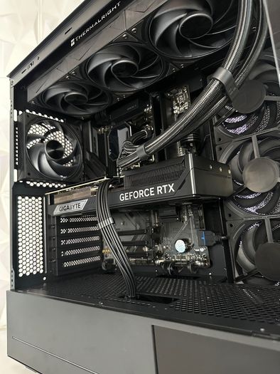 High End Gaming PC | RTX 5070 ti 16GB / Ryzen 9800x3d / DDR5