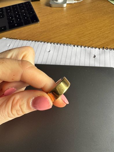 Oura Ring 4 Size 8 (Gold)