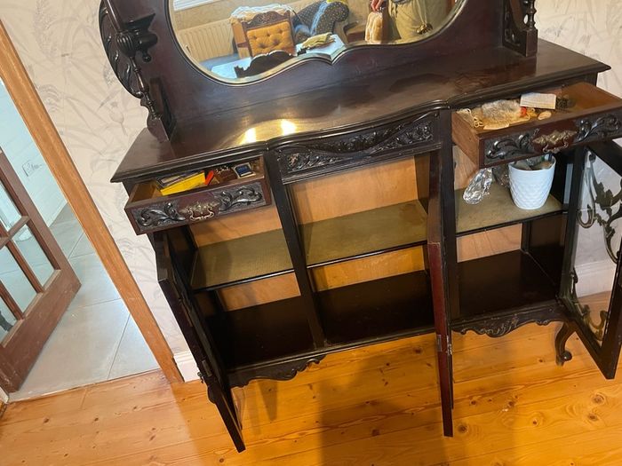 Antique / Vintage Ornate Mahogany Sideboard Display Cabinet with Mirror Back
