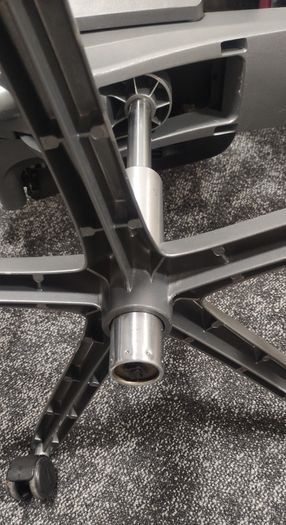 Premium ergonomic Swiss computer chair Giroflex 64-7078