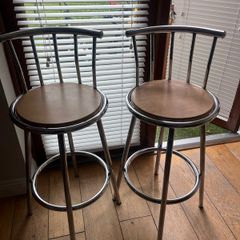 X2 Bar stools