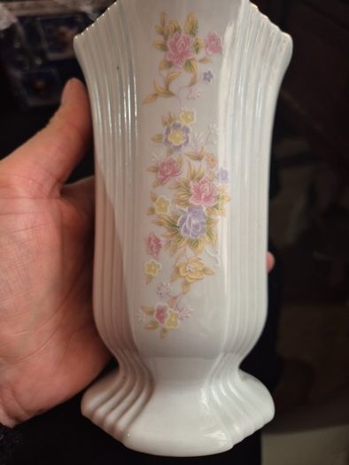 Vintage Quality Porcelain Vase