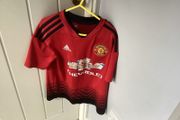 Manchester Utd T-shirt age 8/9