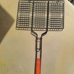 Barbecue fish basket