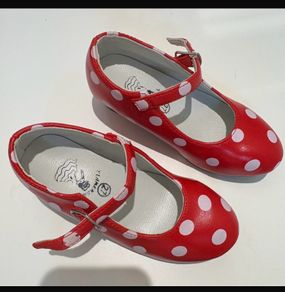 Girls spanish shoes