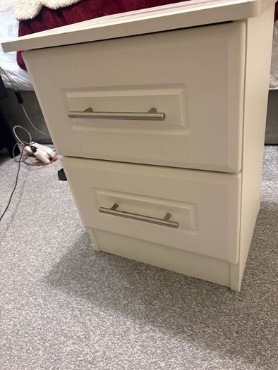 Bedside Lockers (x2)