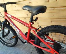 Red kids bike 18inch 5/7 yr old