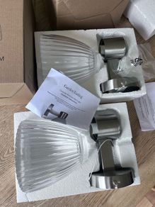 bathroom wall lights
