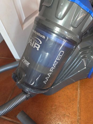 Vacuum Cleaner 750W