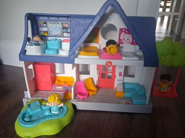 Fisher Price Little People Playhouse