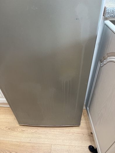 Lec fridge freezer