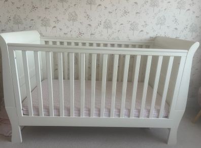 Mamas and Papas Mia Cot Bed