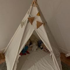 Indoor tipi tent- excellent condition