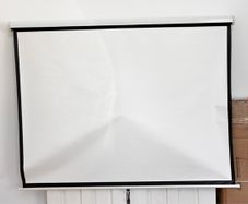 Projector Screen - retractable