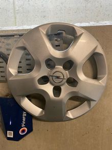 Opel Vivaro A Hubcap