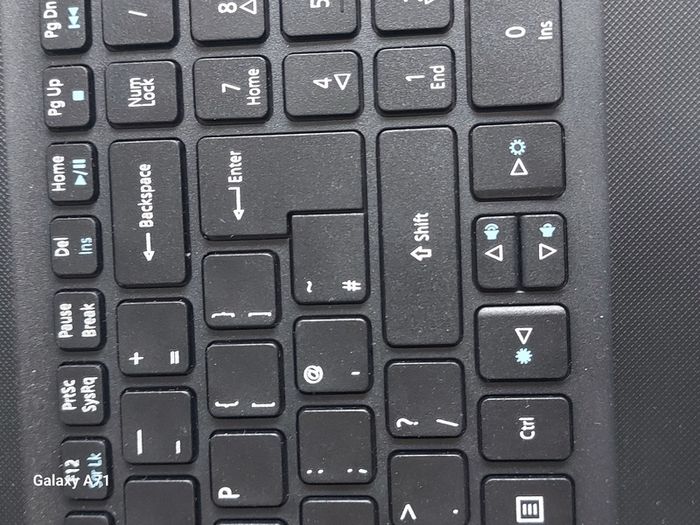 Acer Aspire ES 15, AMD Dual-Core Processor E1-7010, 1.5GHz, 4GB Ram, 1 Terrabyte HDD, Windows 10, Microsoft Edge, Chrome and VLC
