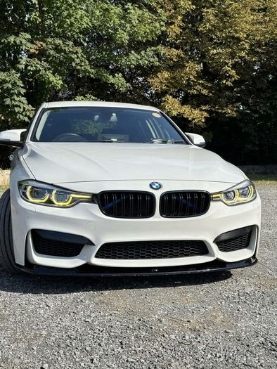 Ikon-style headlights for BMW 3 Series, designed for cars with halogen plugs.