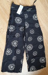BNWT - Size: 6/8 XS - A Pair of 3/4 Length Pants - Festival Ready - #
