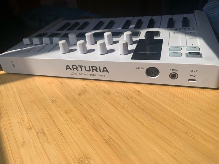 Arturia Minilab MIDI controller