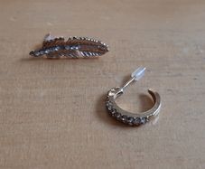 New pretty stud earrings with sparkly beads