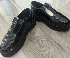 Girls Shoes