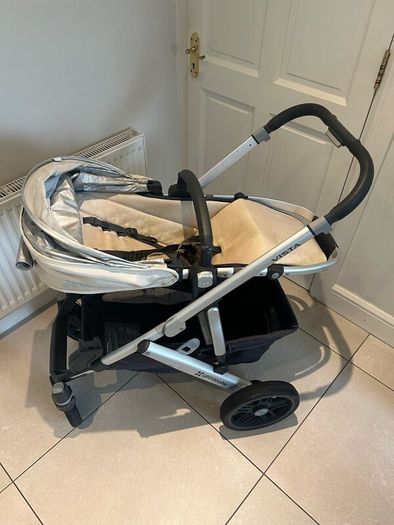Travel system- baby